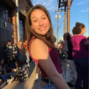 Meet your Posher, Caitlyn